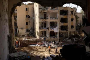 US-Iran Conflict Escalates After New Airstrikes and Missile Attacks
